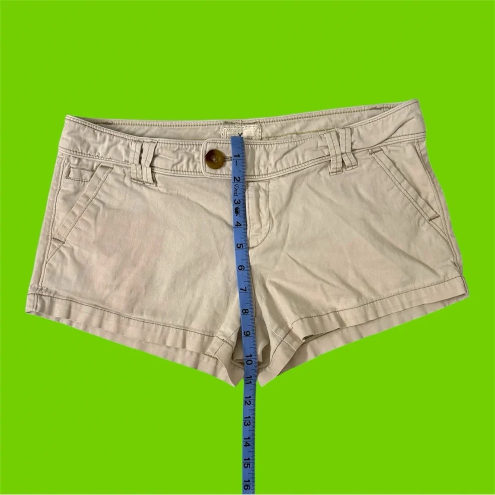 American Eagle Y2K Khaki Shorts - Picture 5 of 7
